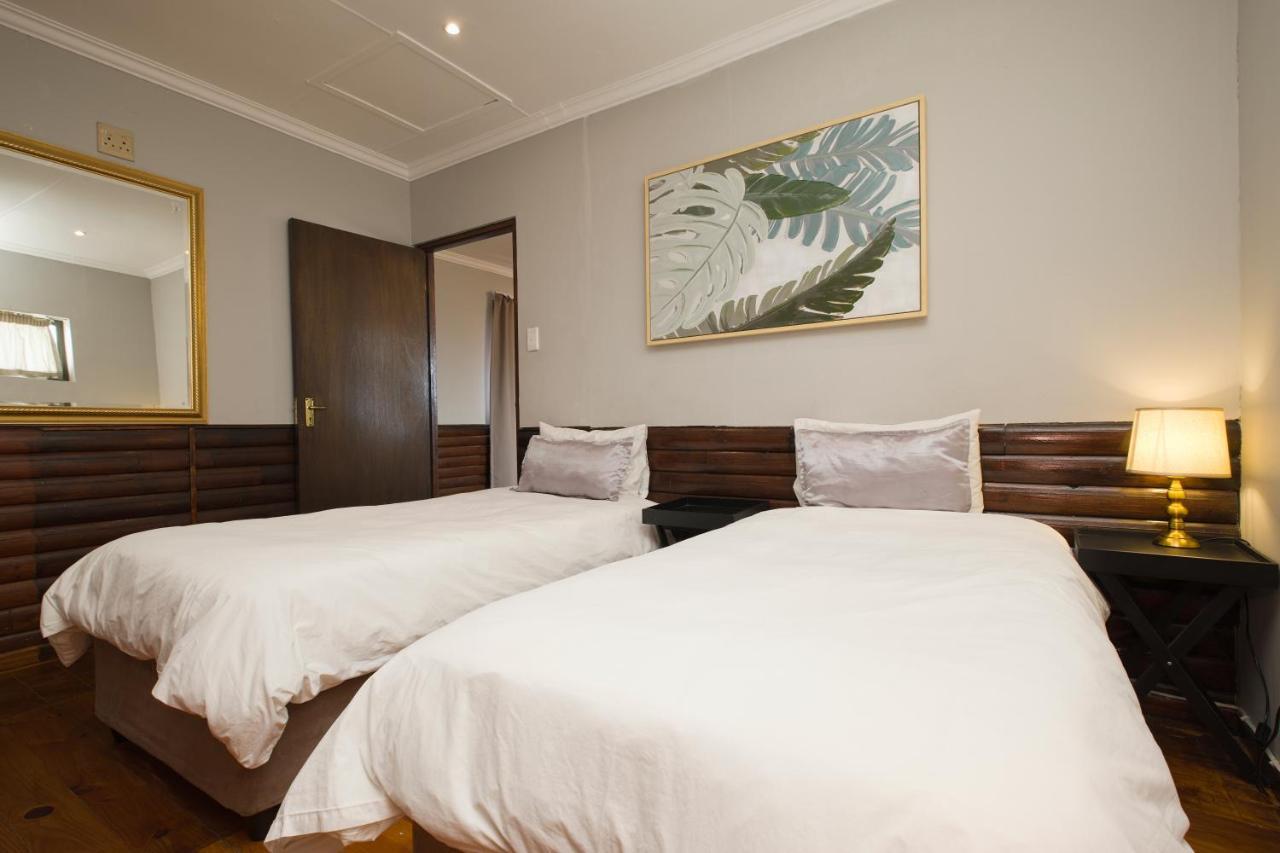 Royal Palms Guest House ポート・エリザベス エクステリア 写真